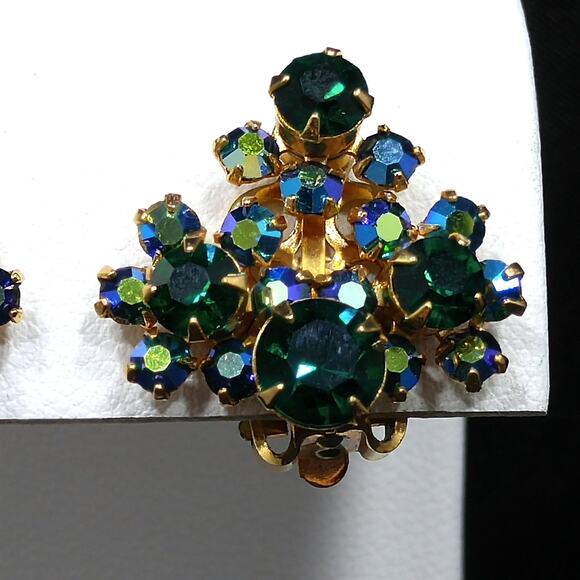 Vintage Blue Green AB Rhinestone Clip Earrings, Gold Plated, Signed KRAMER - Picture 8 of 10